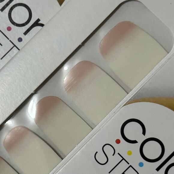 New Color Street “Bride Tribe” Pale Pink to White Ombré Crème Finish Nail Strips - Picture 1 of 1